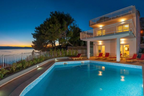 Seaside luxury villa with a swimming pool Medici, Omis - 6071